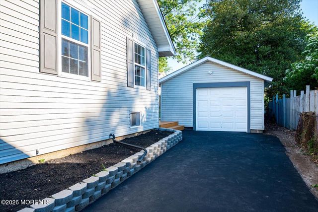 17 Washington Avenue, Leonardo, NJ 07737