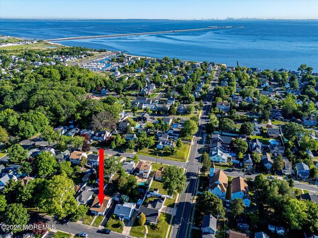 17 Washington Avenue, Leonardo, NJ 07737
