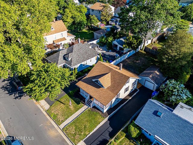 17 Washington Avenue, Leonardo, NJ 07737