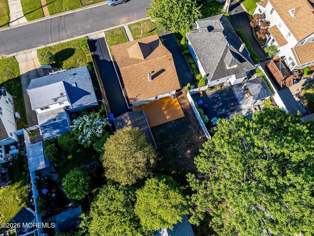17 Washington Avenue, Leonardo, NJ 07737