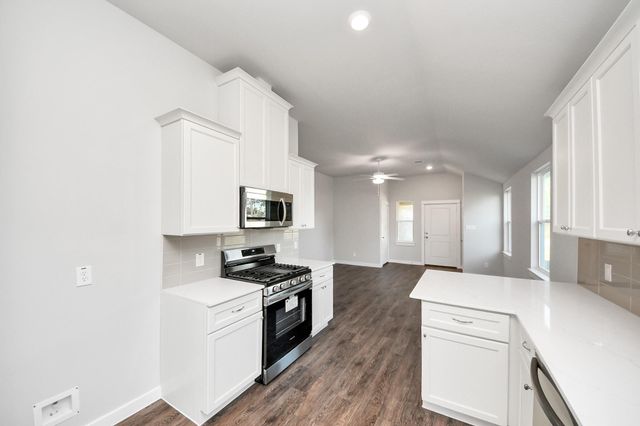 1225 Road 5202, Cleveland, TX 77327