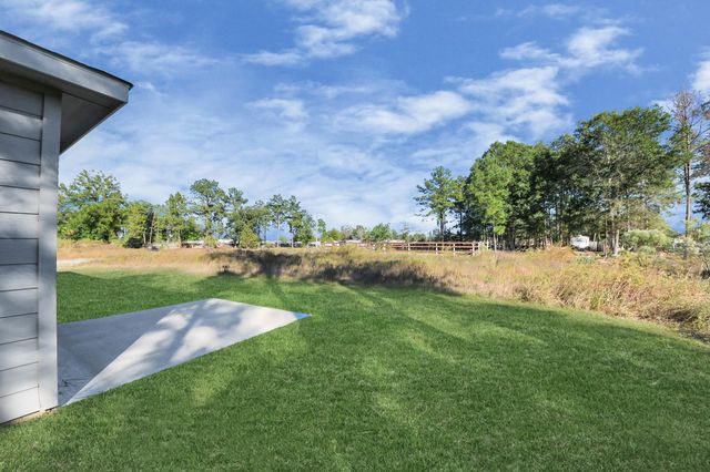 1225 Road 5202, Cleveland, TX 77327