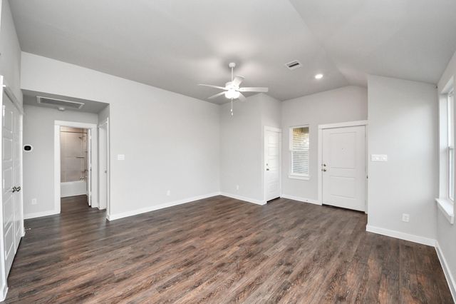 1225 Road 5202, Cleveland, TX 77327