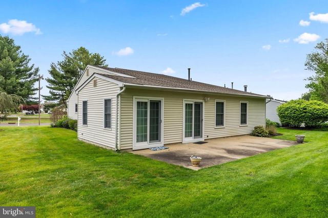 6 MONETA CT, Mount Laurel, NJ 08054