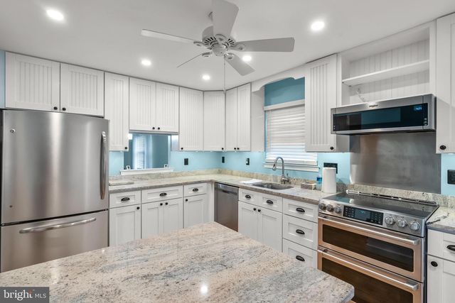 6 MONETA CT, Mount Laurel, NJ 08054
