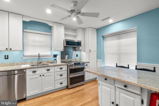 6 MONETA CT, Mount Laurel, NJ 08054
