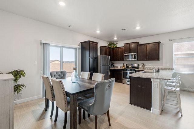 3432 Oregon Trail Road NE, Rio Rancho, NM 87144