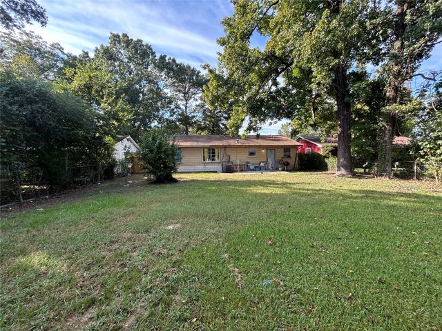 570 Sally Ann Drive, Shreveport, LA 71106