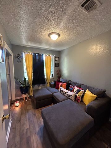 570 Sally Ann Drive, Shreveport, LA 71106