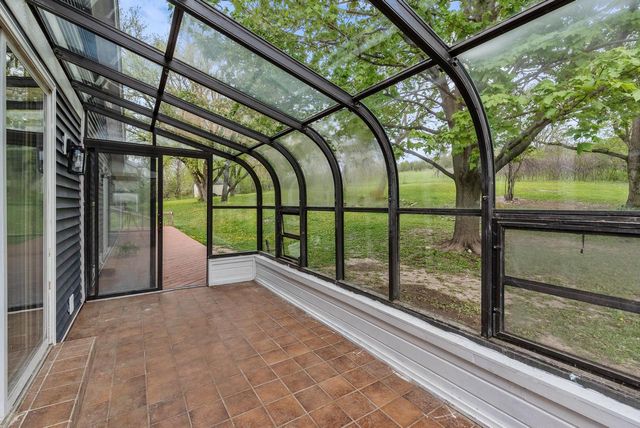 820 Crestwood DRIVE, Waukesha, WI 53188