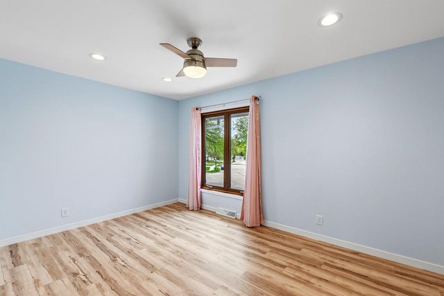 820 Crestwood DRIVE, Waukesha, WI 53188
