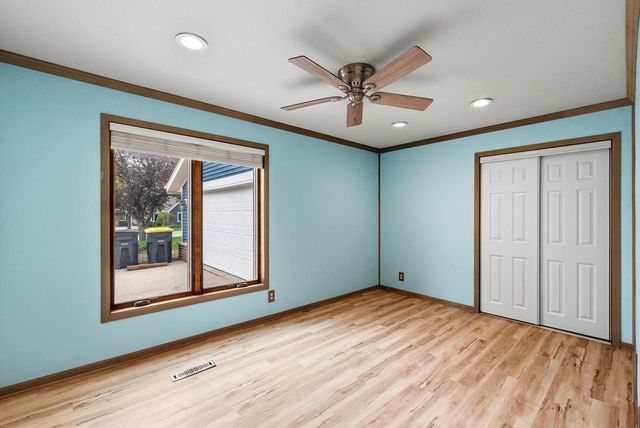820 Crestwood DRIVE, Waukesha, WI 53188
