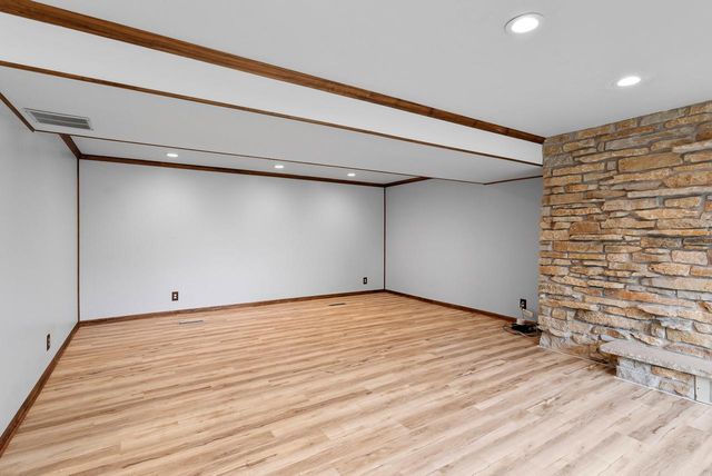 820 Crestwood DRIVE, Waukesha, WI 53188