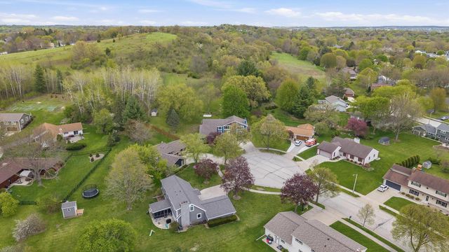 820 Crestwood DRIVE, Waukesha, WI 53188