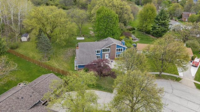 820 Crestwood DRIVE, Waukesha, WI 53188