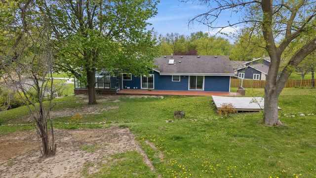 820 Crestwood DRIVE, Waukesha, WI 53188