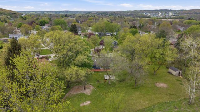 820 Crestwood DRIVE, Waukesha, WI 53188