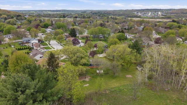 820 Crestwood DRIVE, Waukesha, WI 53188