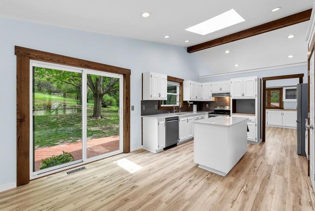 820 Crestwood DRIVE, Waukesha, WI 53188