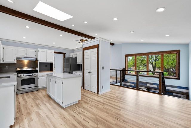 820 Crestwood DRIVE, Waukesha, WI 53188