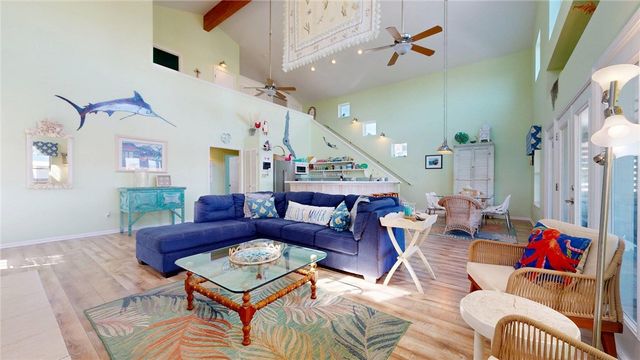 727 La Juana Ct, Port Aransas, TX 78373