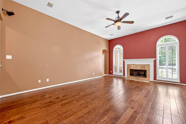 7 Windridge Place, The Woodlands, TX 77381