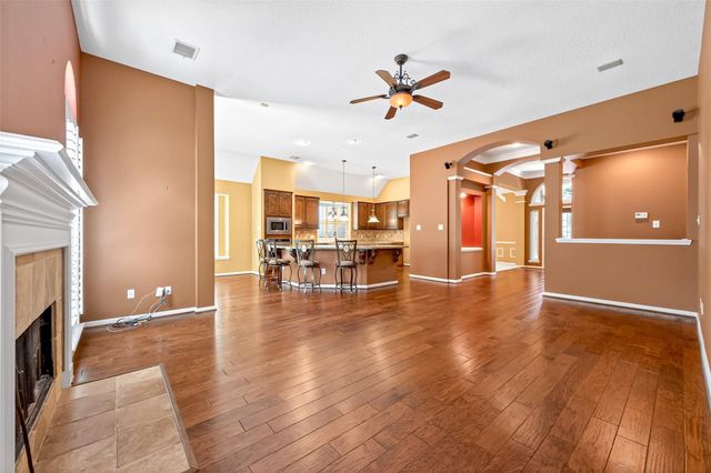 7 Windridge Place, The Woodlands, TX 77381