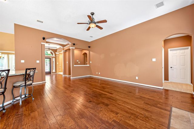 7 Windridge Place, The Woodlands, TX 77381