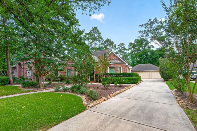7 Windridge Place, The Woodlands, TX 77381