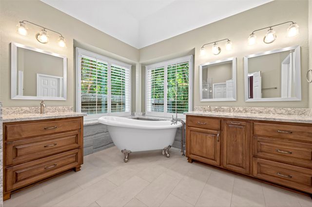 7 Windridge Place, The Woodlands, TX 77381