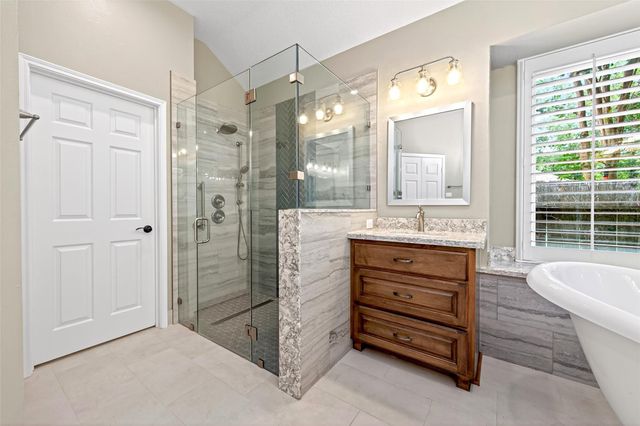 7 Windridge Place, The Woodlands, TX 77381