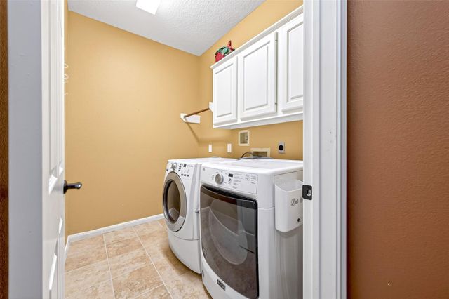 7 Windridge Place, The Woodlands, TX 77381