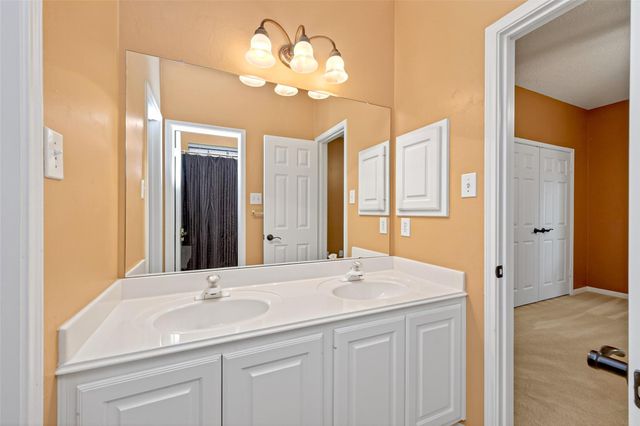 7 Windridge Place, The Woodlands, TX 77381