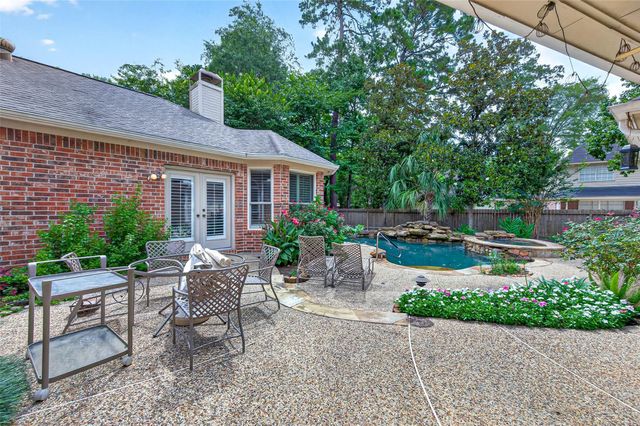 7 Windridge Place, The Woodlands, TX 77381