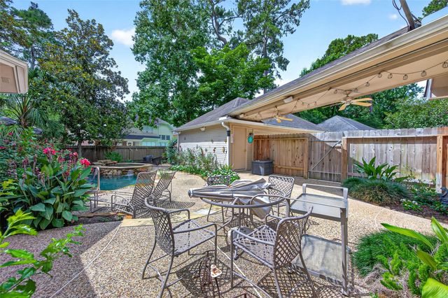 7 Windridge Place, The Woodlands, TX 77381