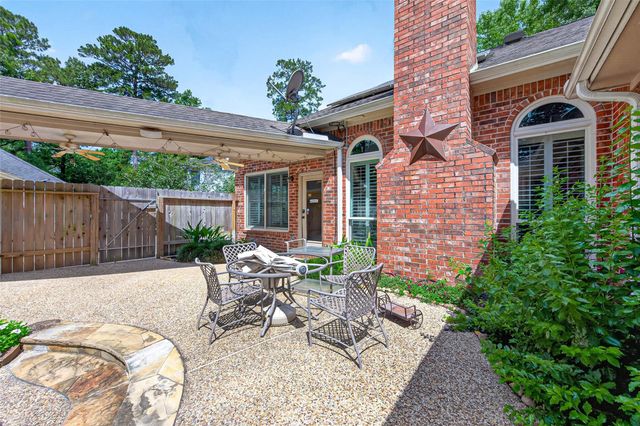 7 Windridge Place, The Woodlands, TX 77381