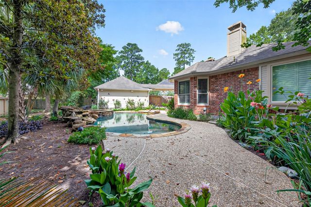 7 Windridge Place, The Woodlands, TX 77381