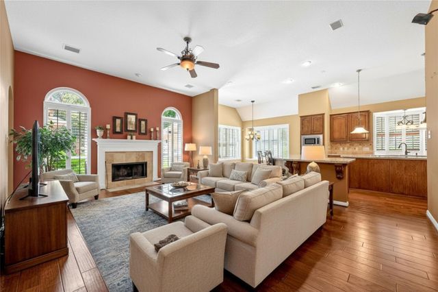 7 Windridge Place, The Woodlands, TX 77381