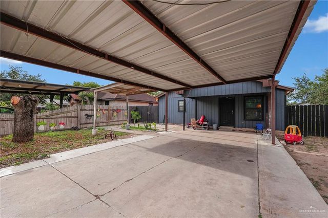 524 E Fannin Avenue, Alamo, TX 78516