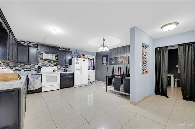 524 E Fannin Avenue, Alamo, TX 78516