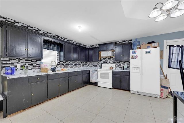 524 E Fannin Avenue, Alamo, TX 78516