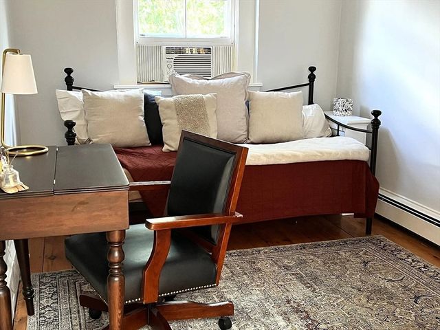 386 Essex Street 5, Salem, MA 01970