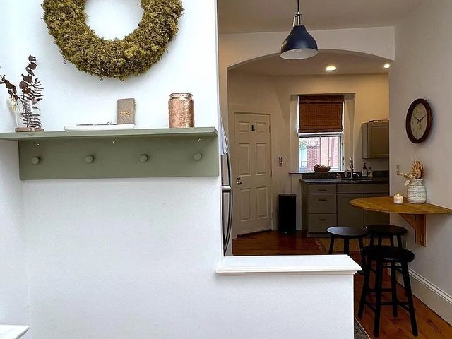 386 Essex Street 5, Salem, MA 01970