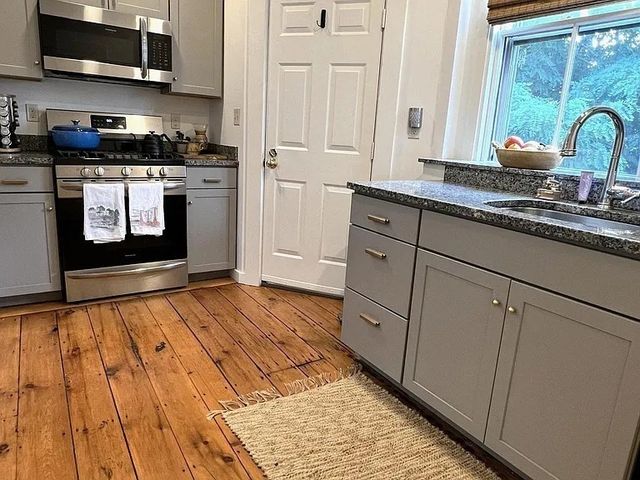 386 Essex Street 5, Salem, MA 01970