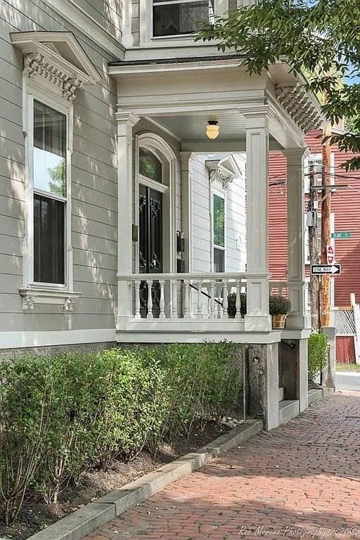 386 Essex Street 5, Salem, MA 01970