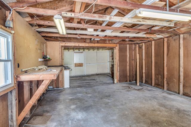 18 Woodlawn Avenue N, Battle Creek, MI 49037