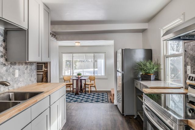 18 Woodlawn Avenue N, Battle Creek, MI 49037