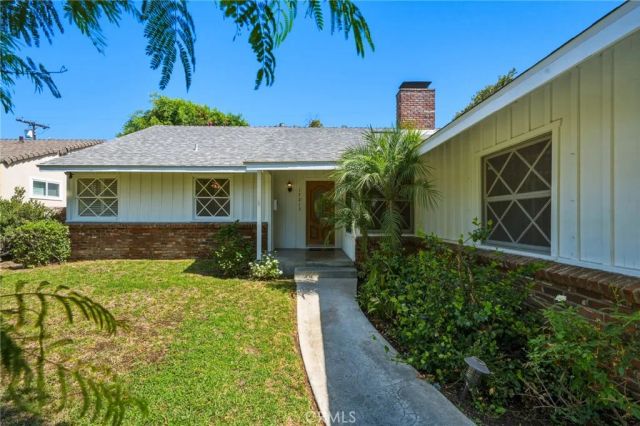 17213 Gault Street, Lake Balboa, CA 91406