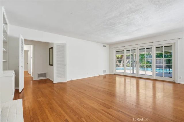 17213 Gault Street, Lake Balboa, CA 91406