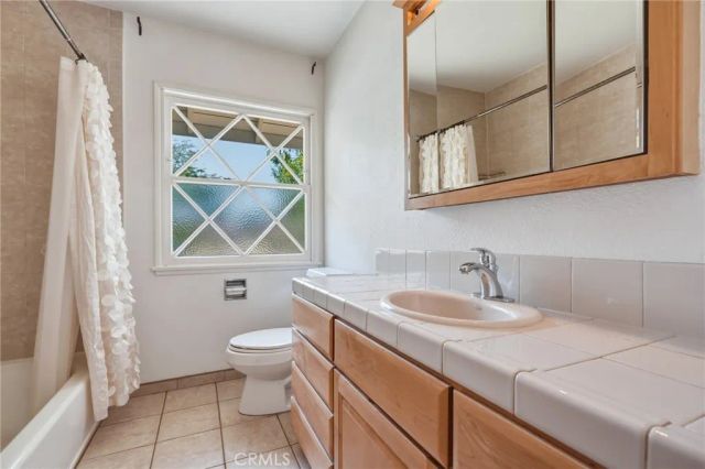 17213 Gault Street, Lake Balboa, CA 91406